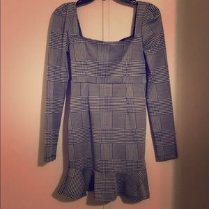 Long sleeves mini dress